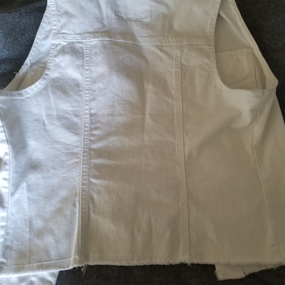 Vest - Picture 2 of 2